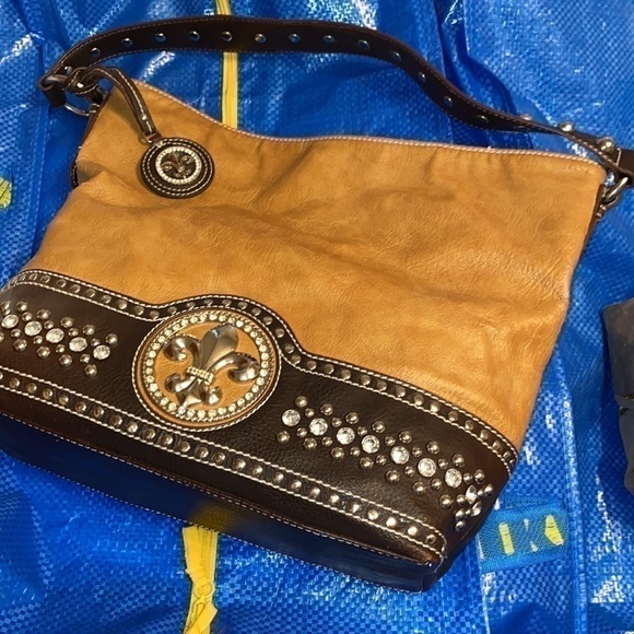 𝅺👜 Western Style brown Studs & Sparkles Fleur d’ Lis Lily should strap b… - Picture 7 of 10